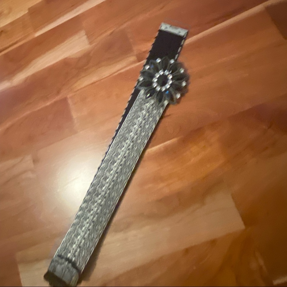 Cache silver metal belt